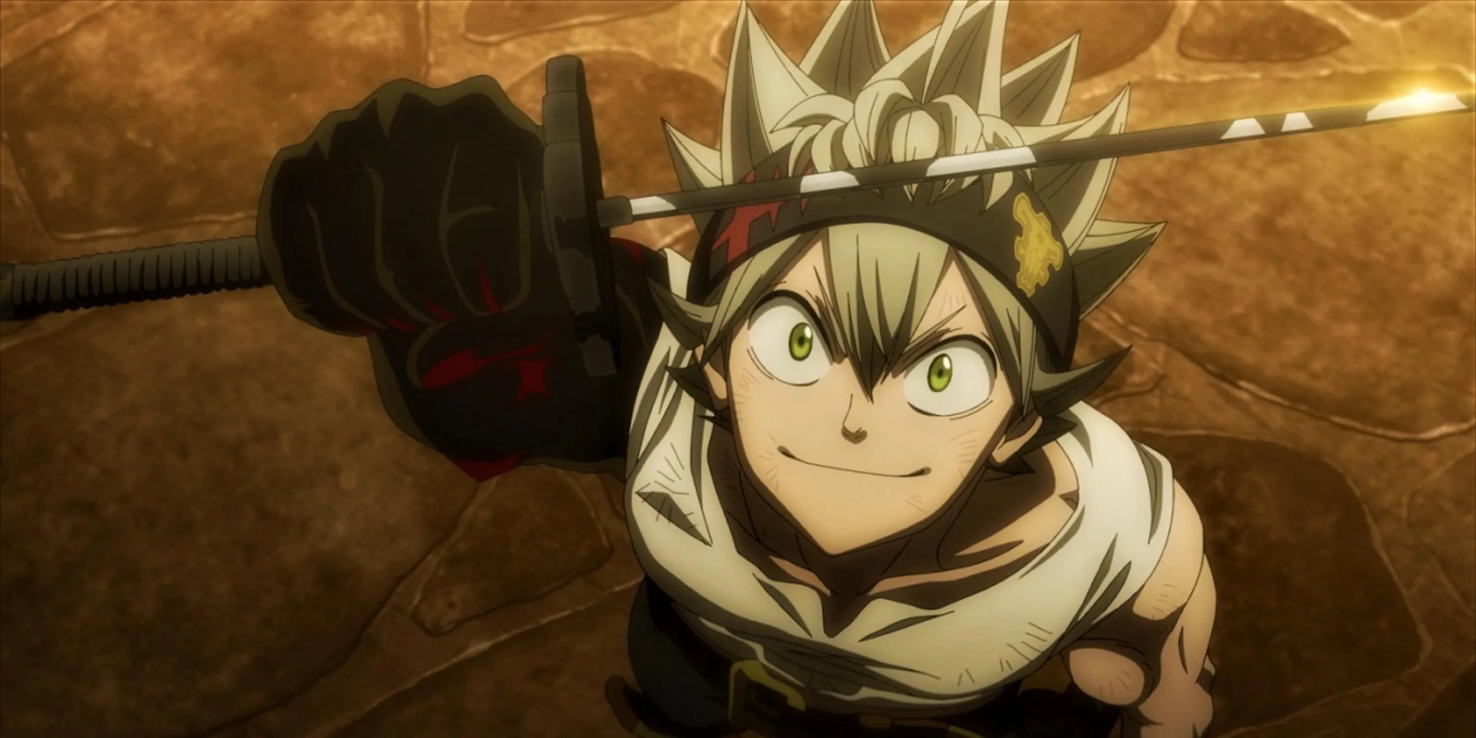 Asta với vẻ mặt hăng hái, sẵn sàng chiến đấu cùng thanh kiếm chống ma pháp trong Black Clover