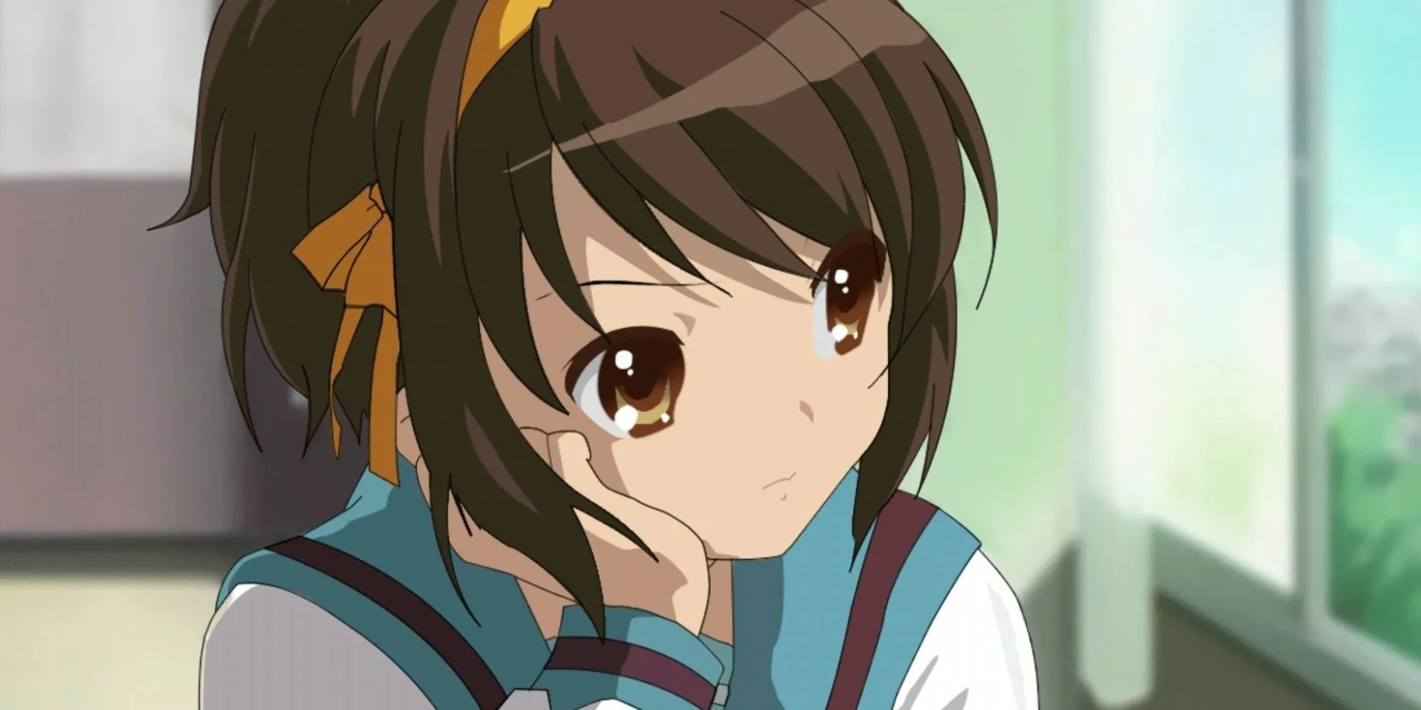 Haruhi Suzumiya với biểu cảm bí ẩn, tượng trưng cho khả năng thay đổi thực tại