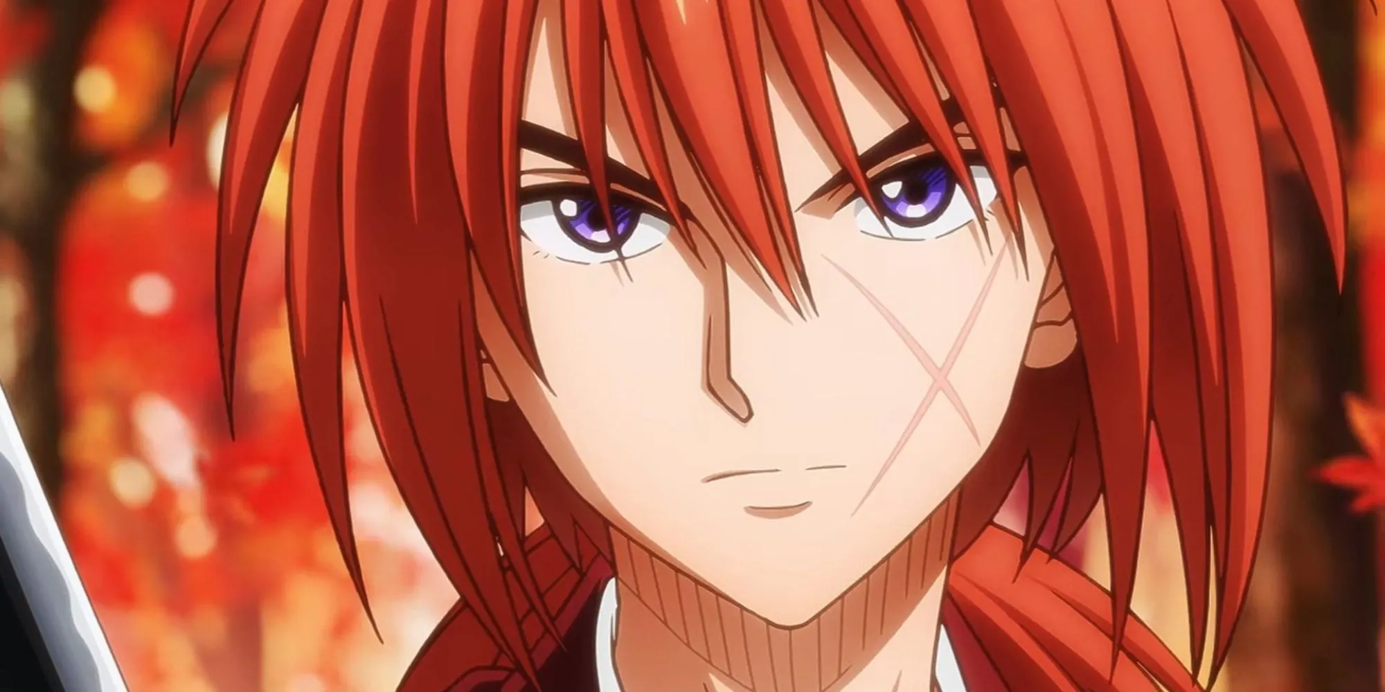 Himura Kenshin trong tư thế chiến đấu với thanh kiếm Sakabatou