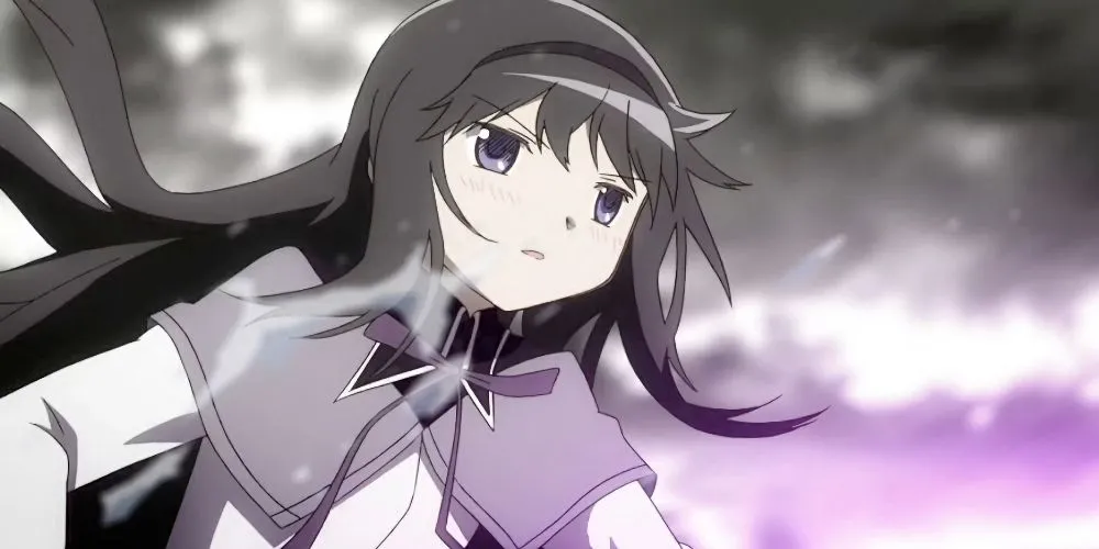 Homura Akemi trong Puella Magi Madoka Magica, biểu tượng của sự hy sinh vì tình yêu đơn phương