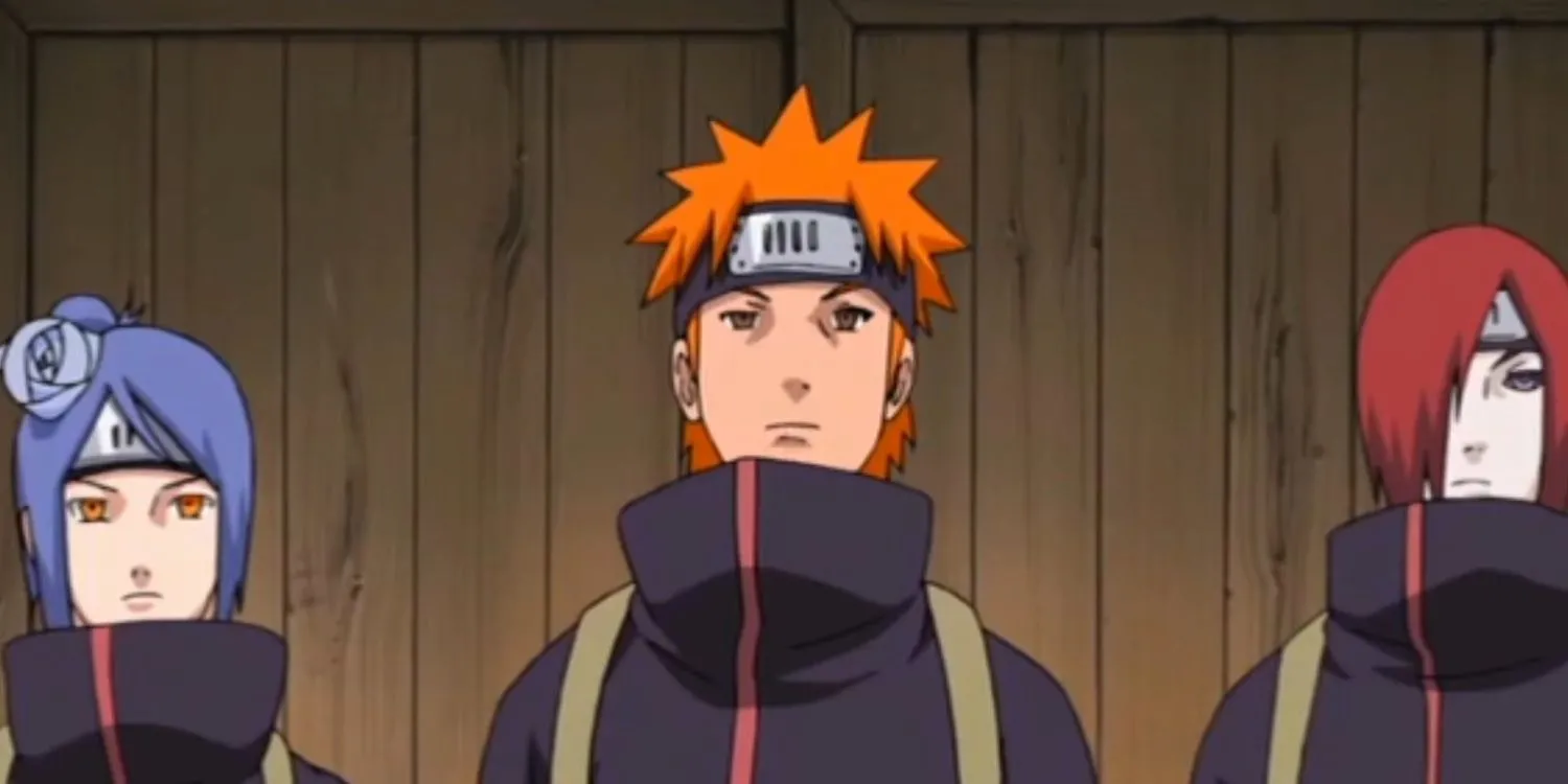 Konan, thành viên Akatsuki, với những tờ giấy chakra