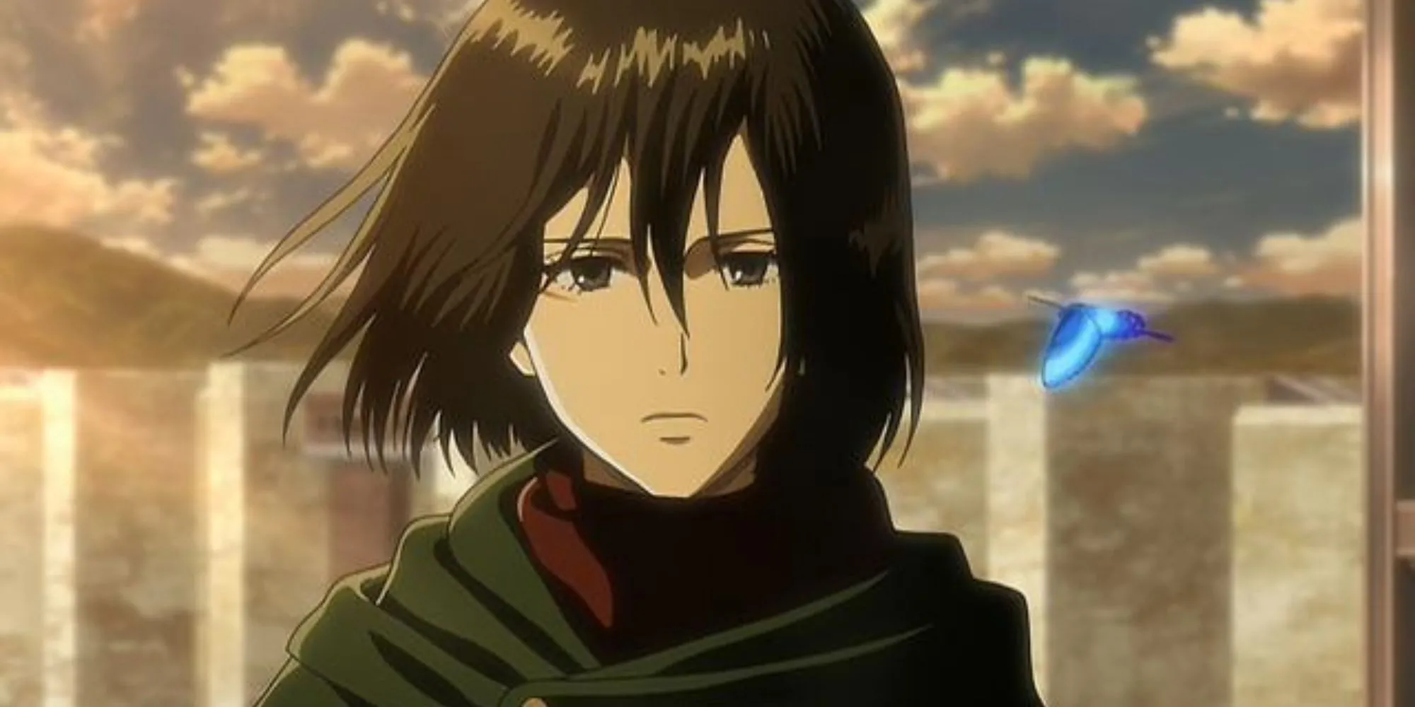 Mikasa Ackerman sẵn sàng chiến đấu với bộ cơ động 3D trong Attack on Titan