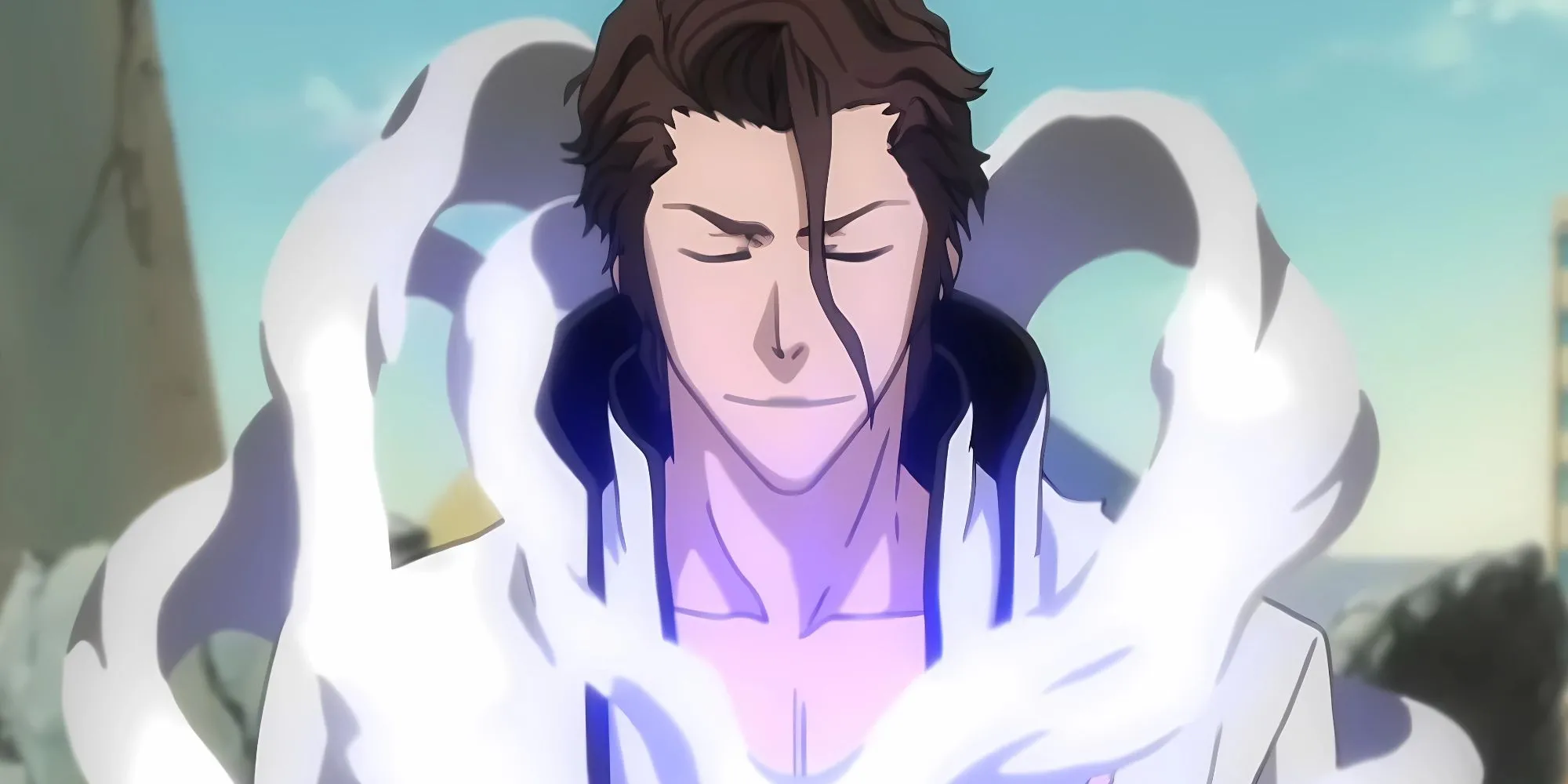 Sosuke Aizen với nụ cười hiểm ác, âm mưu chiếm lấy ngai vàng Linh Vương trong Bleach