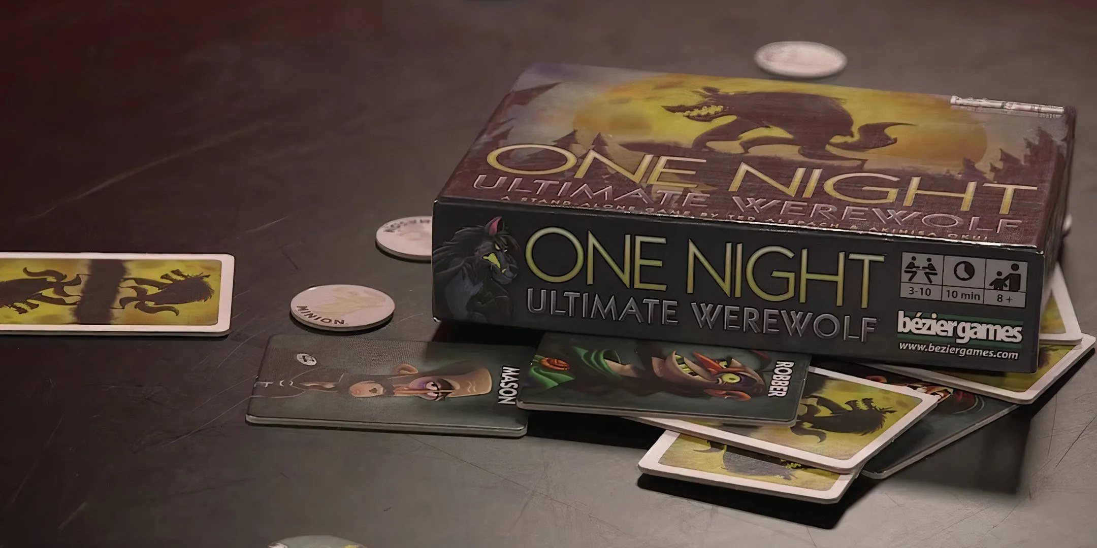 Góc nhìn cận cảnh các lá bài nhân vật trong One Night Ultimate Werewolf, game nhập vai lừa dối cực kỳ kịch tính